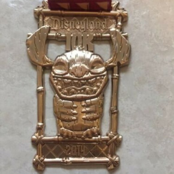 2014 runDisney Stitch 10K - Picture 1 of 2